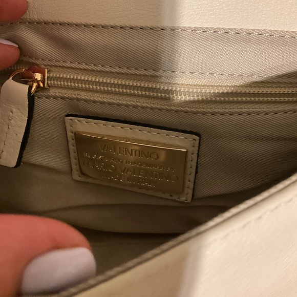 VALENTINO Beatriz Signature Logo Leather Chain Crossbody Bag - Picture 7 of 13